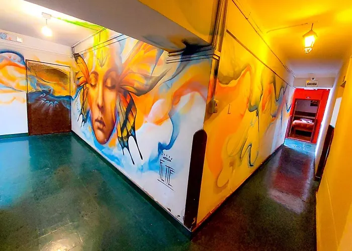 Ukukus Hostel *
