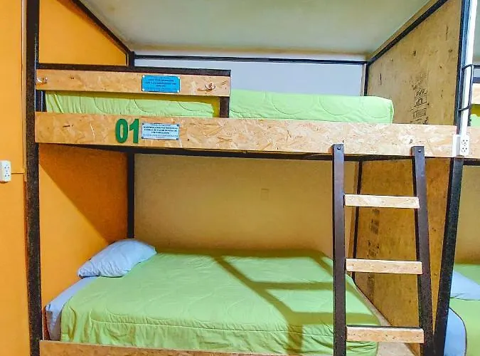 Ukukus Hostel *